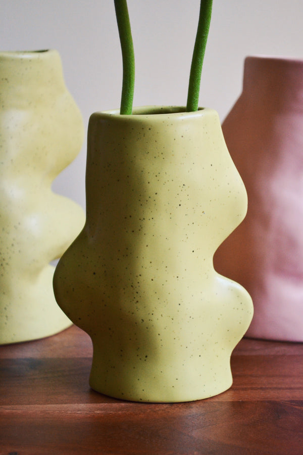 Fluxo Speckled Pistachio Green Vase - Medium