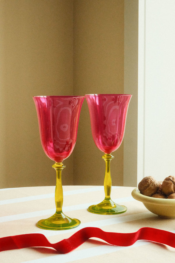 Set of Two Gardenia Optic Wine Glasses