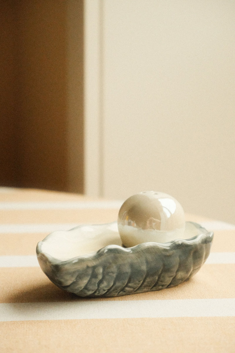 Salt and Pepper Oyster Shakers