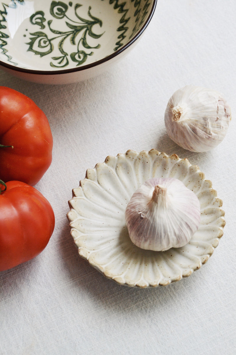Small Natural Flower Stoneware Tray