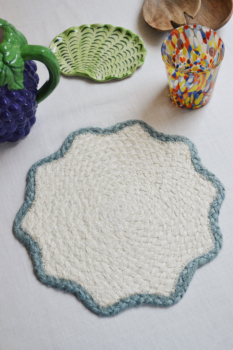 Scalloped Jute Placemat - Blue