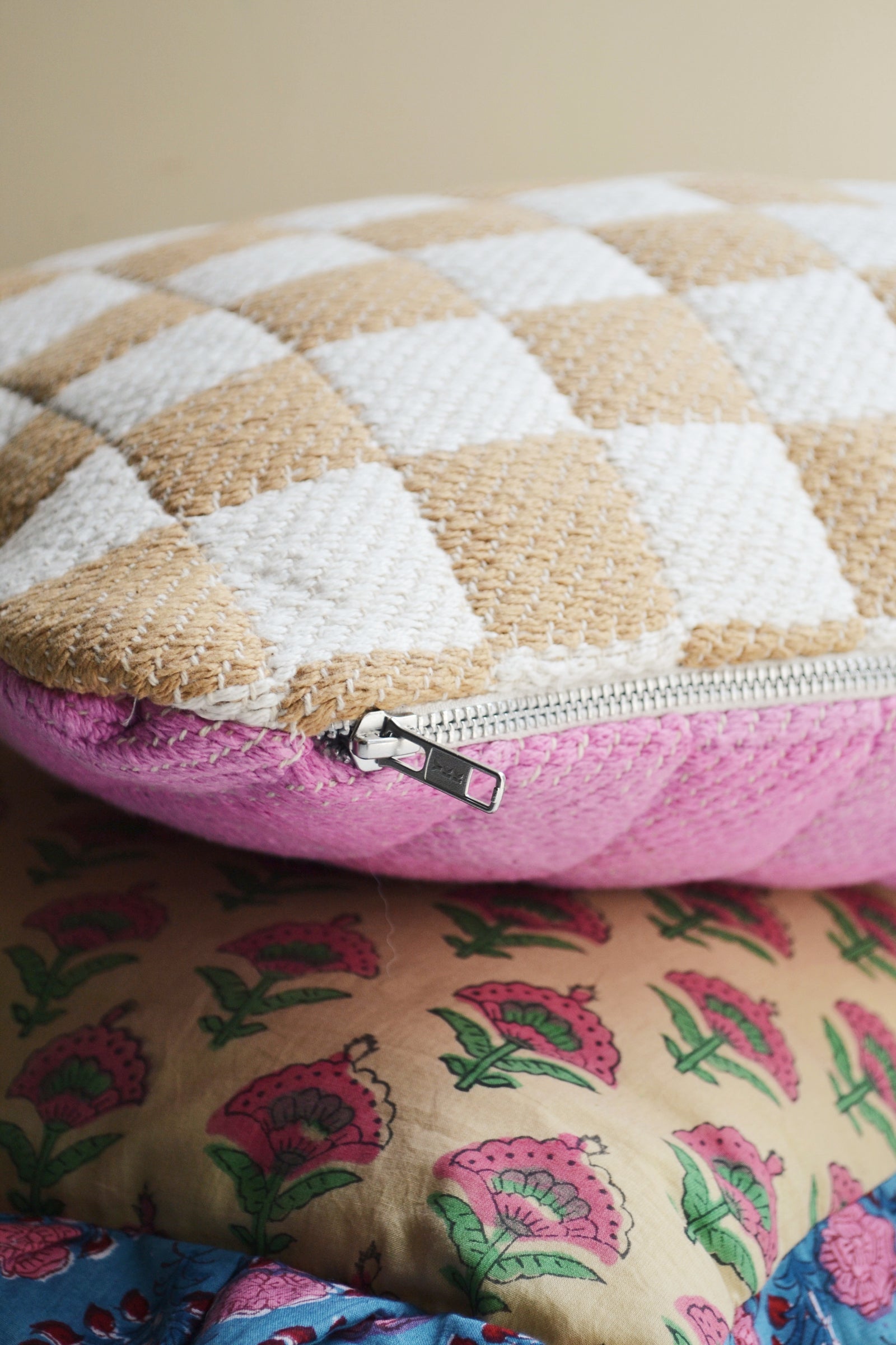 HALF TRACK nonsleep cushion 70/OKTAOKA