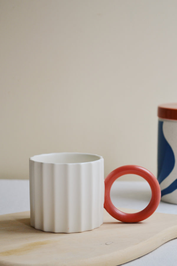Big Handle Grooved Mug - Two Colours Available