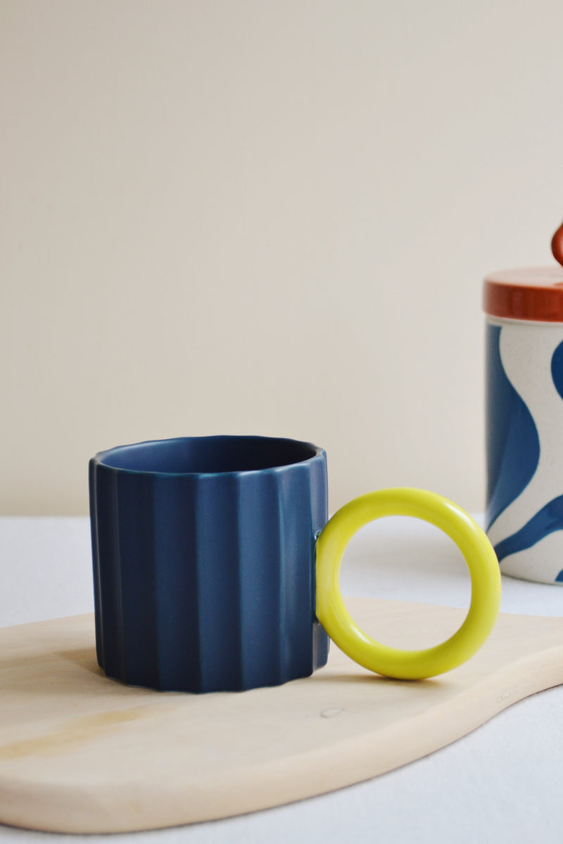 Big Handle Grooved Mug - Two Colours Available